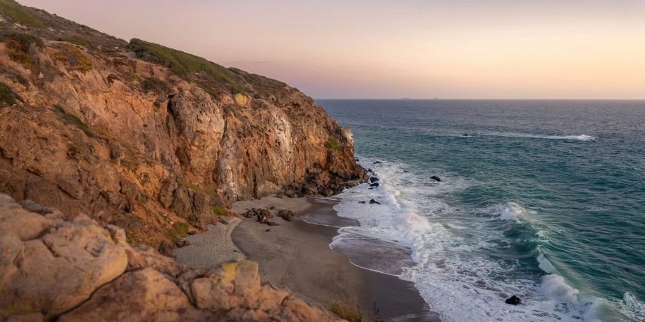 Malibu cliffs with the ocean waves